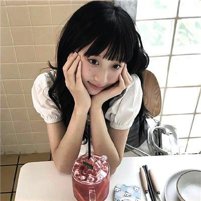 镜中的女孩
